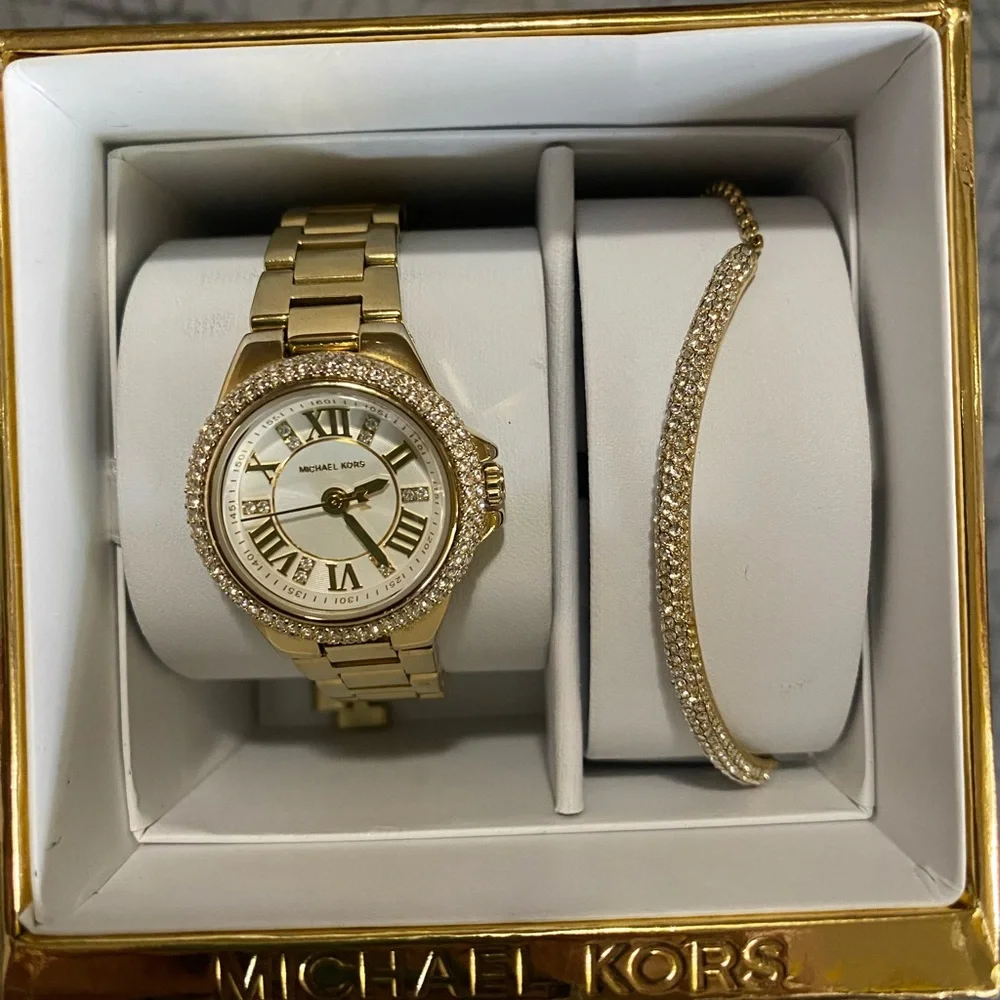 Michael Kors Gold Watch and Bracelet Set - Picture 2 of 7